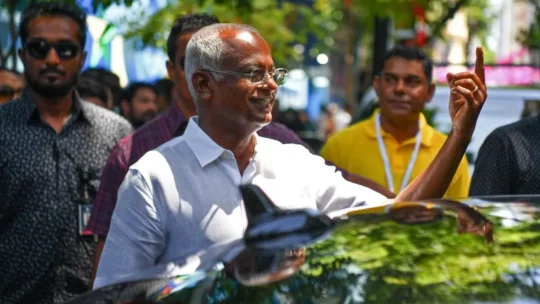 রান-অফে মালদ্বীপের প্রেসিডেন্ট নির্বাচন, এগিয়ে ভারত বিরোধী নেতা