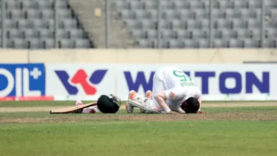বড় লিড নিয়ে থামল বাংলাদেশ