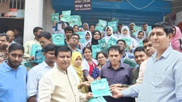 ডেঙ্গু প্রতিরোধে রাজধানীতে তৎপর ‘আপন ফাউন্ডেশন’