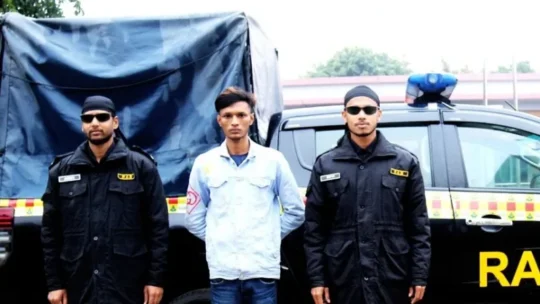 সিরাজগঞ্জে এক যুবক আটক ৫১ কেজি গাঁজাসহ