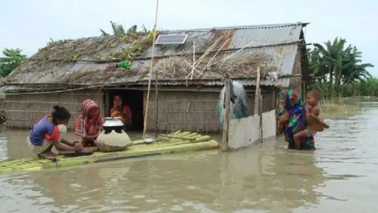 পানিবাহিত রোগের মহামারির ঝুঁকিতে বন্যাকবলিত অঞ্চল