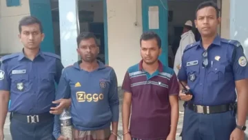 মা-বাবাকে জুতাপেটা করায় দুই ছেলে গ্রেপ্তার