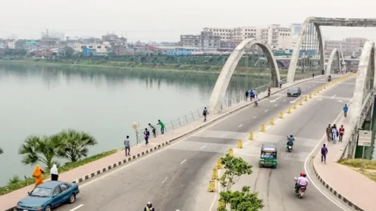 হাতিরঝিলে প্রাইভেটকারের ধাক্কায় এক যুবক নিহত