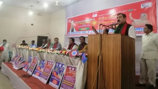 প্রধানমন্ত্রী ছাড়া শ্রমিকরা অন্য কোনও নেতৃত্ব মেনে নেবে না: শাজাহান খান