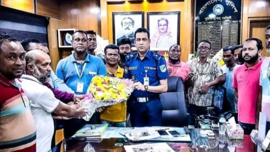 নরসিংদীতে নবাগত পুলিশ সুপার এর সাথে সদর সাংবাদিকদের শুভেচ্ছা বিনিময়