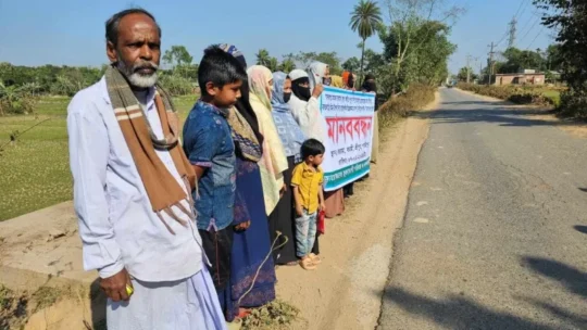 শ্রীপুরে মামলা নিষ্পত্তি না করে বৈদ্যুতিক লাইন সঞ্চালন, ক্ষতিপূরণের দাবি