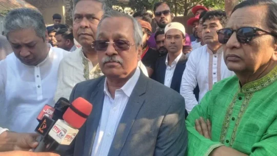শ্রীপুরে জেল খানায় মৃত্যুবরণকারী নেতার পরিবারের পাশে বিএনপি নেতা