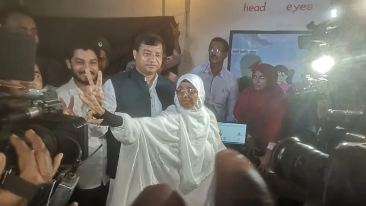 ভোট দিলেন জায়েদা খাতুন