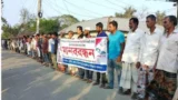 দৌলতপুরে জোড়া খুন: তদন্ত প্রতিবেদনে অসন্তোষ জানিয়ে ঝাড়ু মিছিল