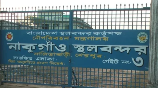কর্মবিরতি প্রত্যাহার: কাজে ফিরলো স্থলবন্দরের শ্রমিকরা