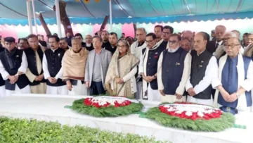 টুঙ্গিপাড়ায় মন্ত্রীসভার সদস্যদের নিয়ে প্রধানমন্ত্রীর আনুষ্ঠানিক বৈঠক