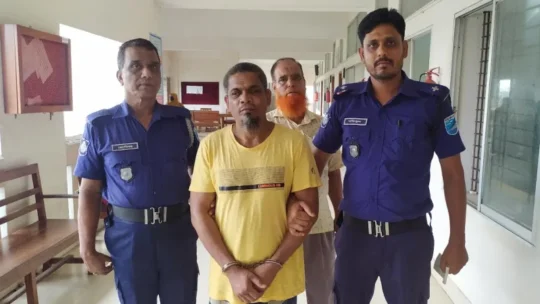 ধর্ষণে অন্তঃসত্ত্বা প্রবাসীর স্ত্রী, শ্বশুরের যাবজ্জীবন কারাদণ্ড