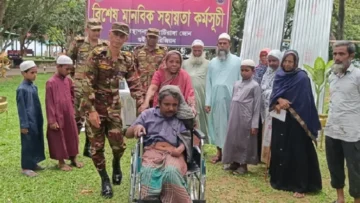 খাগড়াছড়িতে দরিদ্র পরিবারের মানবিক সহায়তা সেনাবাহিনীর