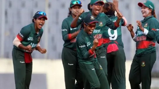 ভারতকে হারানোর পুরস্কার পাবেন বাংলাদেশের নারী ক্রিকেটাররা