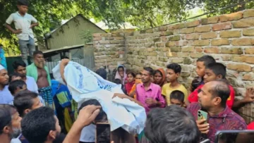 শ্রীপুরে স্ত্রীর পরকীয়ার জেরে প্রেমিক খুন