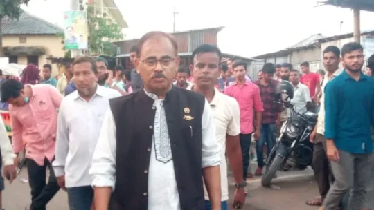 গণসংযোগে ব্যস্ত নৌকার মনোনয়ন প্রত্যাশী এমডি আতাউর রহমান প্রধান
