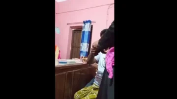 ভিজিডি চাল বিতরণকালে ইউপি সদস্যের বিরুদ্ধে টাকা আদায়ের অভিযোগ