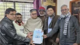 জামালপুর-৪ আসনে সালিমা ও শামীমসহ বিভিন্ন প্রার্থীর মনোনয়নপত্র সংগ্রহ