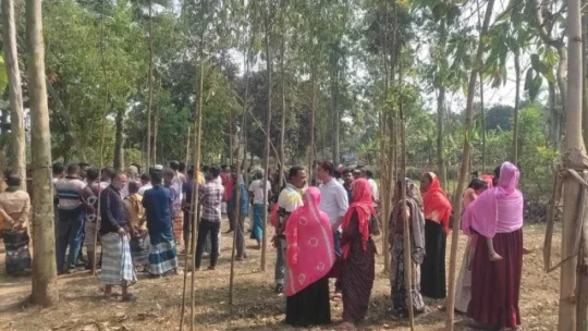 শ্রীপুরে কলাবাগান থেকে অগ্নিদগ্ধ গৃহবধূর লাশ উদ্ধার