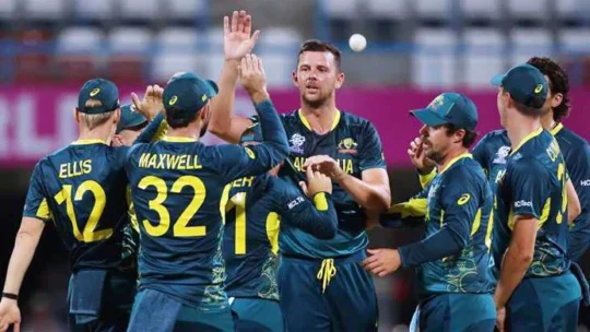ইংল্যান্ডকে বাদ দেওয়ার চেষ্টার কথা ‘মজা’ করে বলেছিলেন হ্যাজলউড