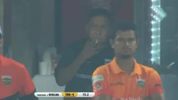 ড্রেসিংরুমে সিগারেট টেনে বিপাকে সুজন