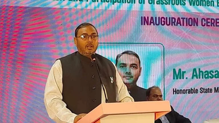 খেজুরের দাম কমানোর উদ্যোগ নিলেন বাণিজ্য প্রতিমন্ত্রী
