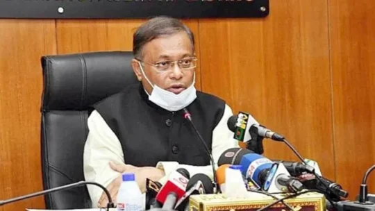 সরকারকে পদত্যাগ করাতে এসে নিজেরাই পদত্যাগ করছে: তথ্যমন্ত্রী