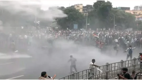 চিকিৎসক ধর্ষণ-হত্যা: মমতাকে নামাতে সংঘর্ষে উত্তাল কলকাতা