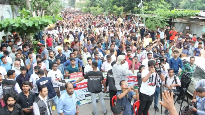 হেযবুত তওহীদের পাবনা কার্যালয়ে সন্ত্রাসী হামলা ও খুনীদের বিচারের দাবিতে রাজধানীতে মানববন্ধন ও বিক্ষোভ সমাবেশ